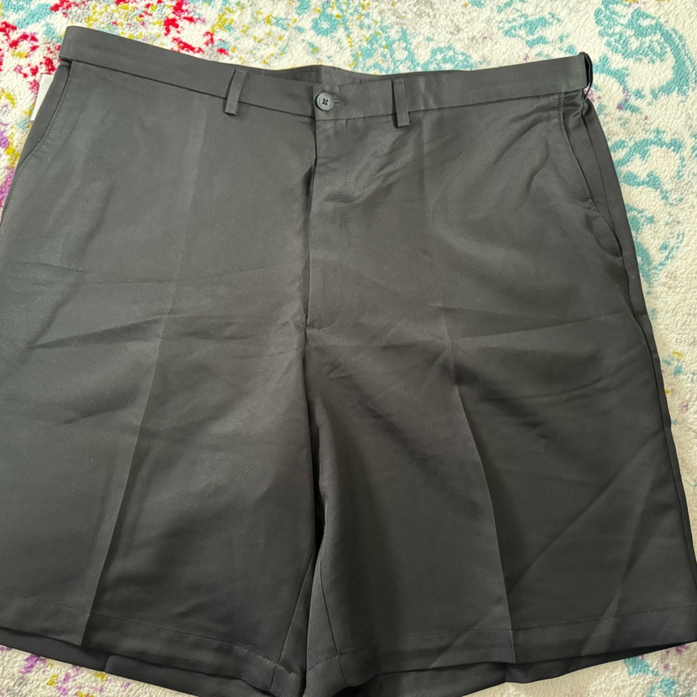 NWT Men’s Haggar Cool 18 Pro Golf Shorts 46w